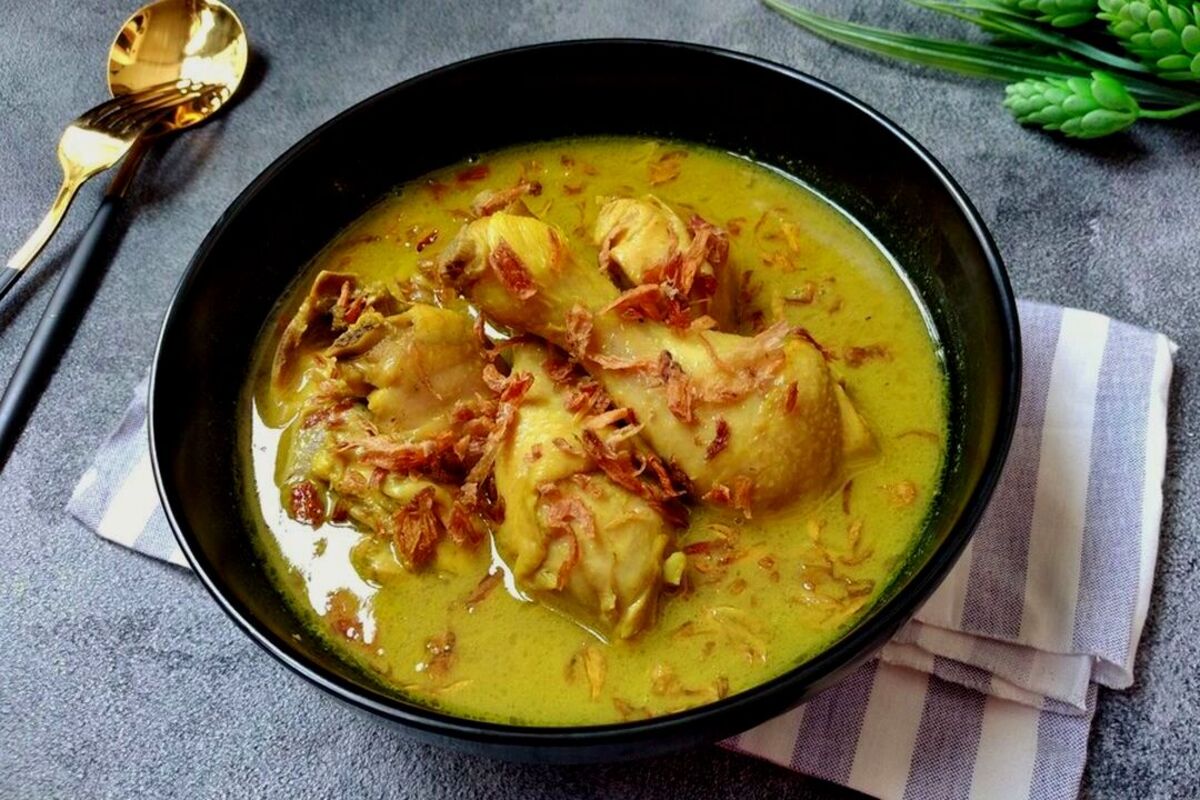 Resep opor ayam kuning.