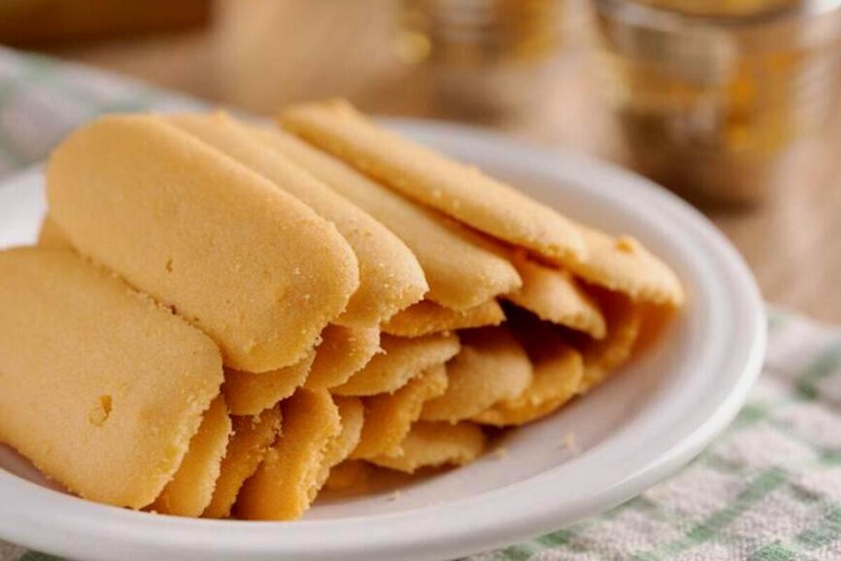 Beberapa resep lidah kucing yang mudah dan bisa Anda coba buat di rumah untuk disandingkan saat lebaran 2025 nanti.