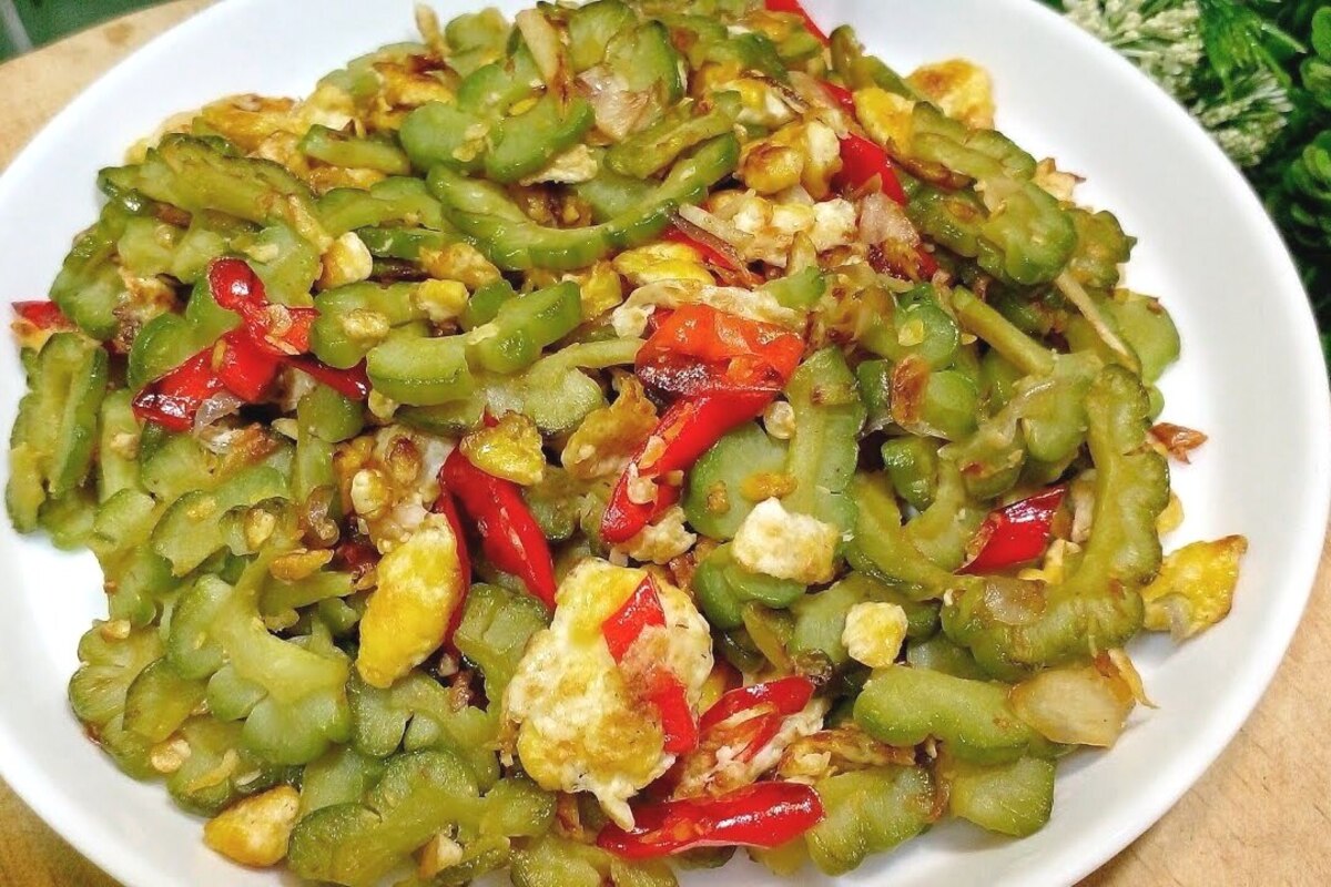 Informasi mengenai beberapa tips masak pare agar tidak pahit dan membuat hidangan tetap enak dan menggugah selera.