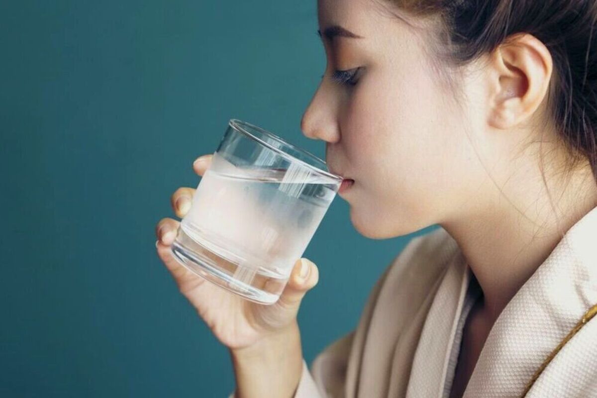 Risiko dan manfaat dari minum air dingin.