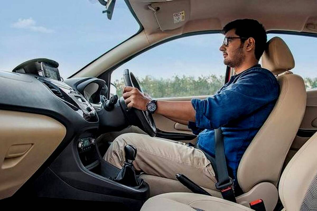 Cara untuk mengemudikan mobil manual yang harus diperhatikan.