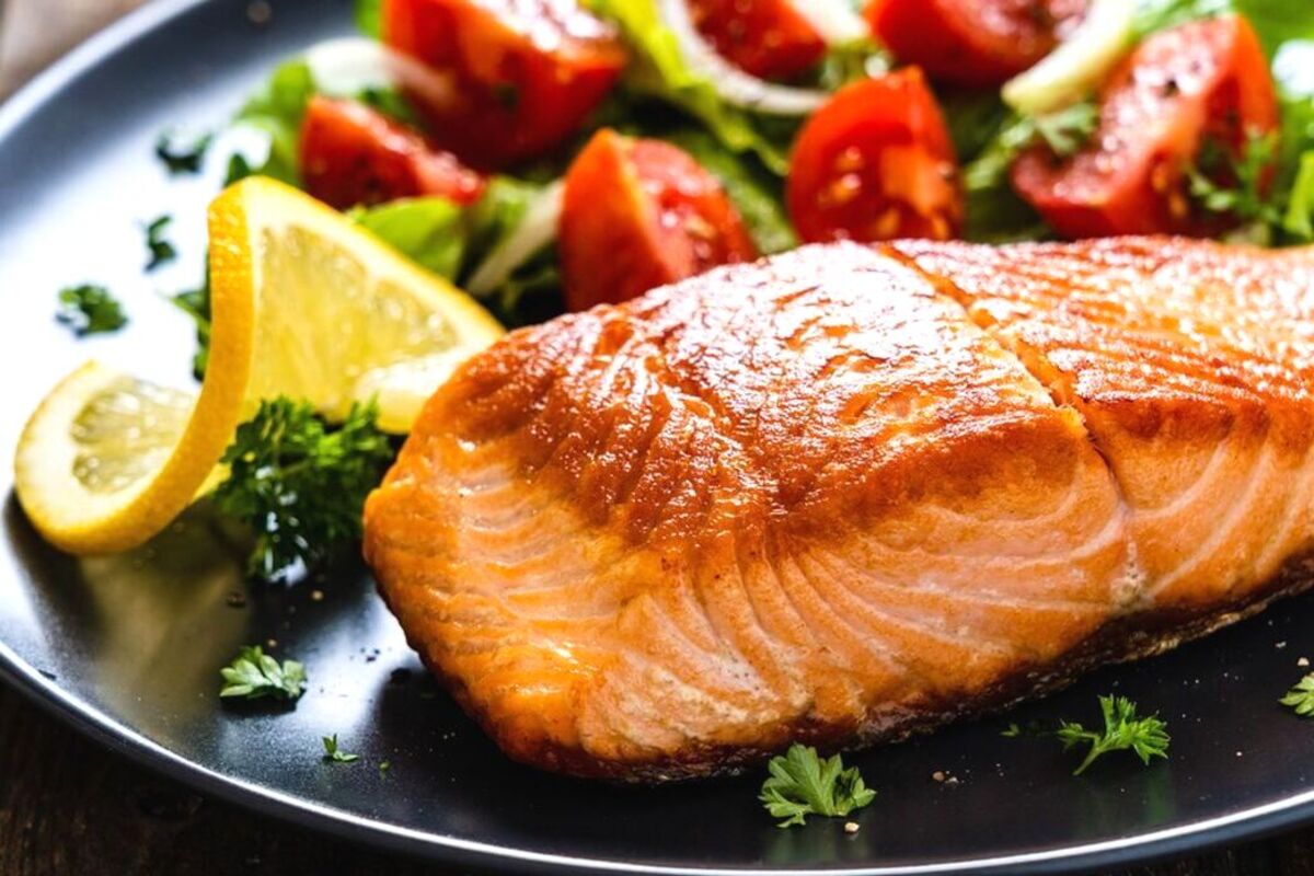 Salah satu tips cegah flu serta masuk angin yang harus Anda lakukan yaitu mengonsumsi makanan yang kaya akan vitamin D.