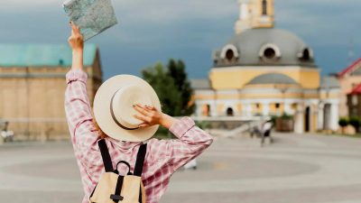 Itulah dia mengenai beberapa tips liburan ke luar negeri sederhana untuk memastikan perjalanan yang lancar.