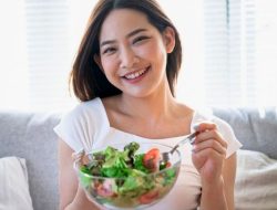 Artikel ini menjelaskan tentang beberapa alasan makan sehat wajib Anda terapkan mulai dari sekarang agar tubuh lebih bugar.