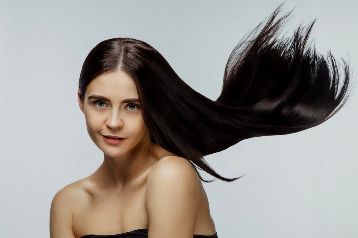 Beberapa tips dan cara membuat rambut agar tumbuh lebih cepat dan lebih kuat yang bisa dilakukan baik oleh wanita maupun pria.