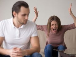 Cara mengendalikan marah yang dapat membantu Anda mengatasi faktor penyebab kemarahan dan masalah emosional lainnya.