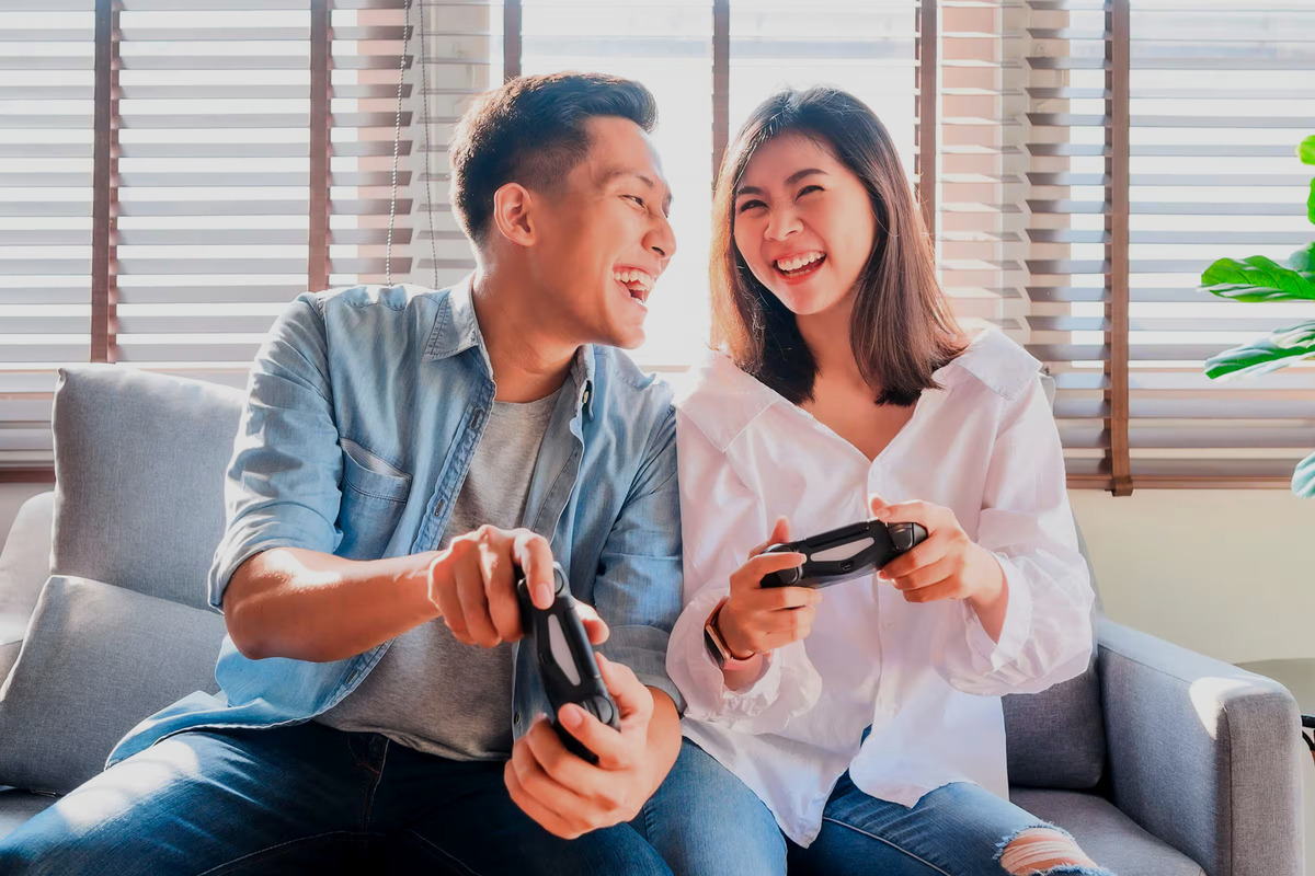 Salah satu manfaat bermain game yang ternyata baik yaitu bisa untuk mengurangi stres.