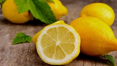 Pembahasan mengenai 10 manfaat lemon untuk kecantikan yang ternyata luar biasa dan pastinya dapat Anda coba di rumah.