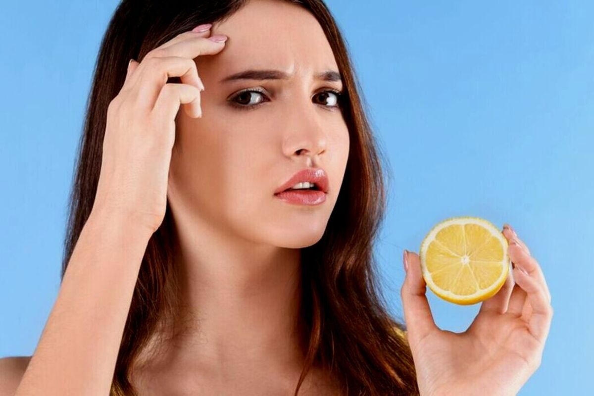 Salah satu manfaat lemon untuk kecantikan yaitu untuk eksfoliasi wajah.