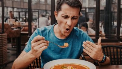 Artikel yang membahas mengenai beberapa tips untuk memperbaiki hidangan atau masakan terlalu pedas yang bisa Anda coba praktekan.