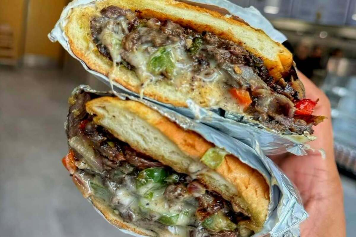 Resep Daging Sapi Wagyu Cepat dan Mudah - Wagyu Philly Cheesesteak Wraps