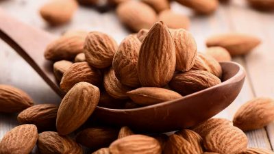 Artikel ini membahas mengenai beberapa manfaat almond yang dipercaya sangat baik untuk kesehatan tubuh manusia.