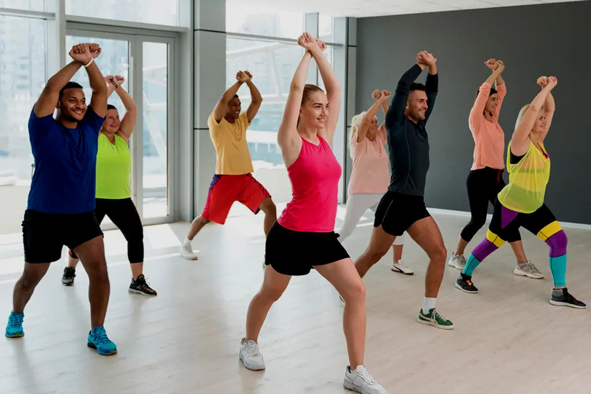 Artikel ini membahas mengenai beberapa manfaat zumba yang baik untuk kesehatan tubuh dan juga kesehatan mental.