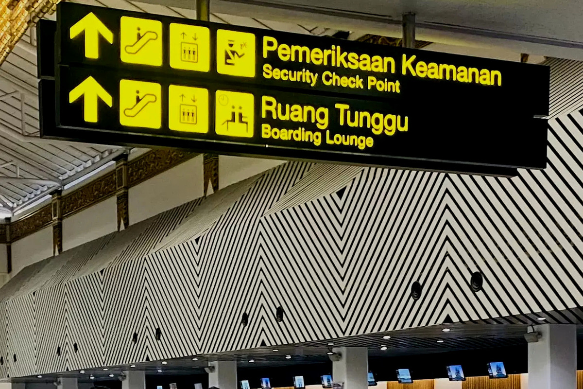 Tips Naik Pesawat - Tiba di bandara dua jam lebih awal