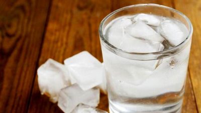 Artikel ini membahas mengenai tujuh bahaya minum air dingin langsung setelah makan yang perlu Anda waspadai.