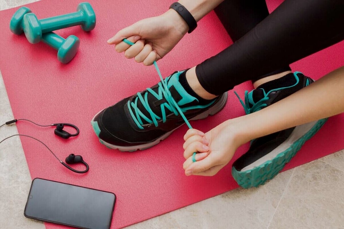 Pembahasan mengenai cara memilih alat olahraga rumahan yang akan Anda gunakan untuk membuat gym pribadi di rumah.