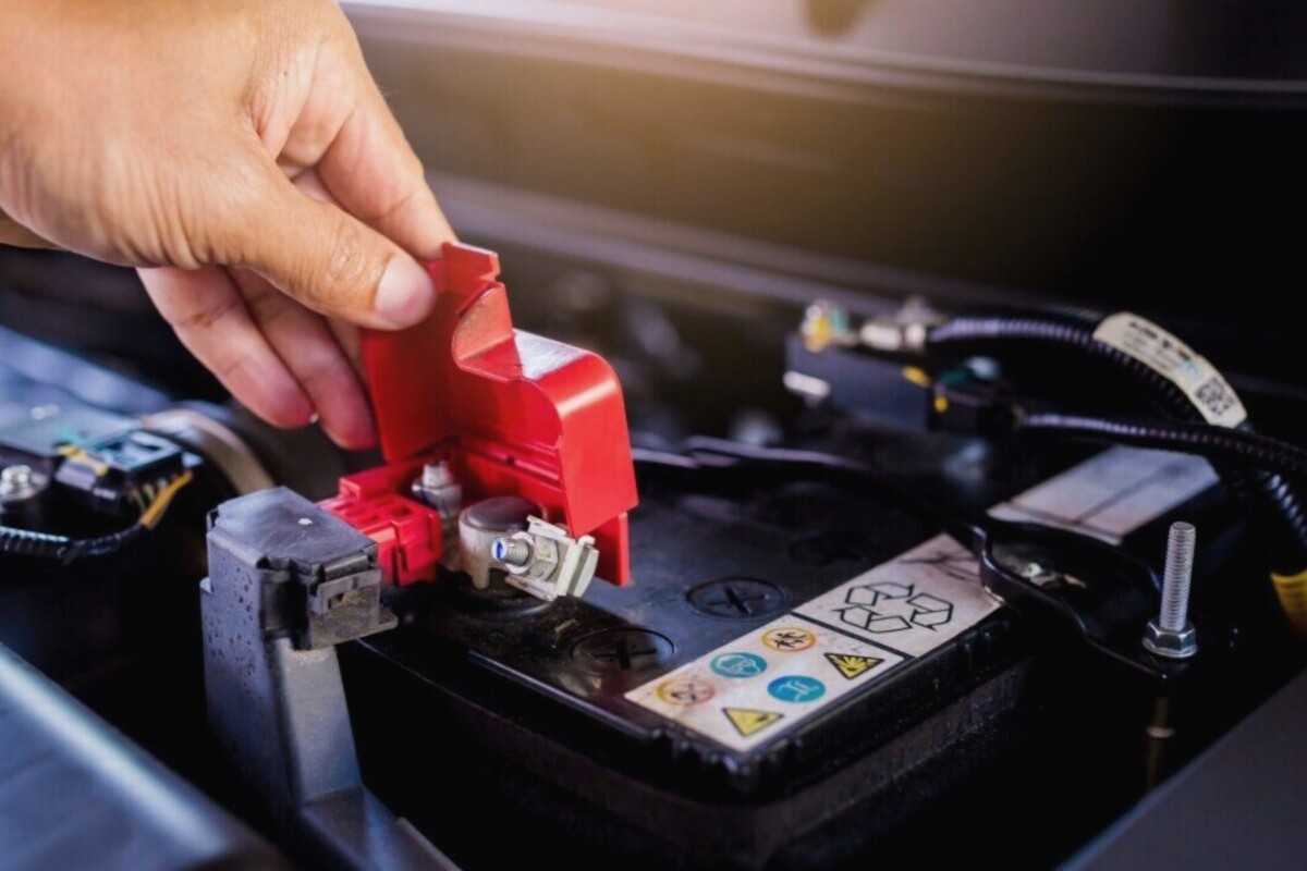 Perawatan Mobil Penting - Aki