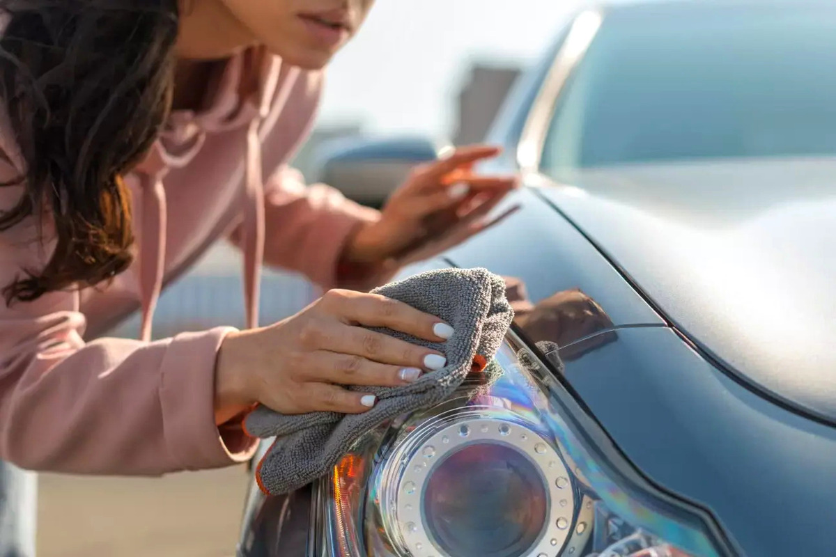 Artikel yang membahas mengenai beberapa perawatan mobil penting yang harus dipahami terutama untuk pengendara pemula.