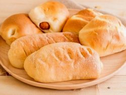 Artikel kali ini membahas mengenai beberapa manfaat roti yang baik bagi Kesehatan tubuh manusia yang perlu Anda pahami.