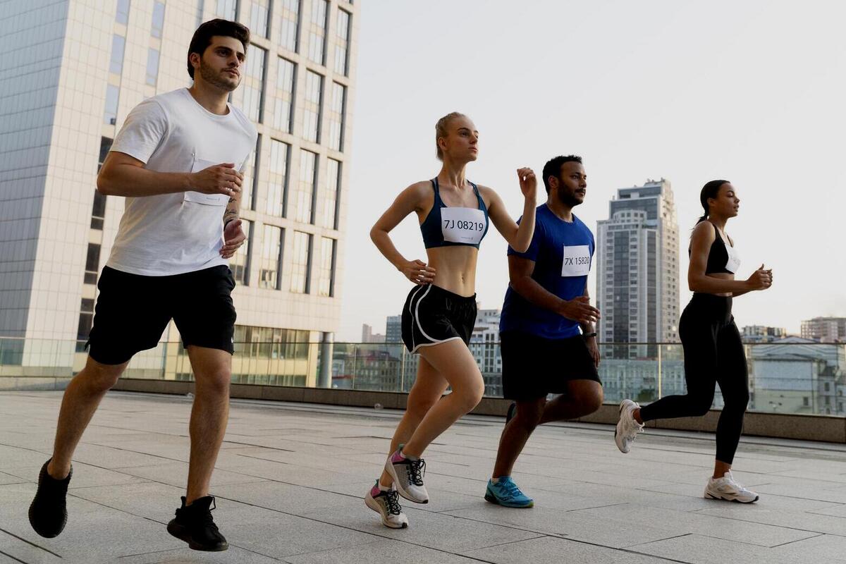 Artikel ini membahas mengenai beberapa tips mencegah cedera yang harus Anda lakukan sebelum half marathon.
