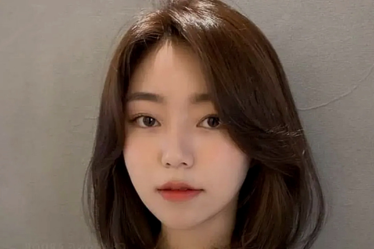 Artikel kali ini membahas mengenai beberapa tips rambut yang cocock untuk kalian yang memiliki bentuk wajah bulat.