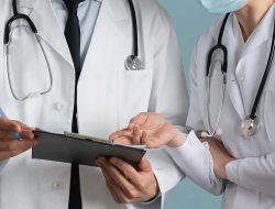 Artikel kali ini membahas mengenai beberapa cara menjadi dokter umum yang bisa kalian pelajari dan pahami dengan baik.