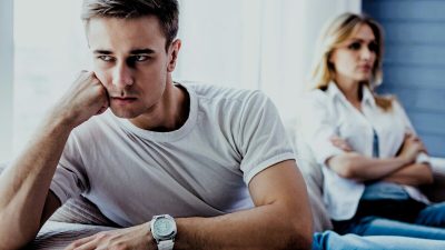 Artikel kali ini membahas mengenai beberapa tanda-tanda silent treatment dalam sebuah hubungan baik percintaan maupun persahabatan.