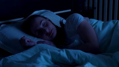 Artikel kali ini membahas tentang beberapa manfaat tidur gelap yang sangat baik untuk kesehatan dan kebugaran kita.