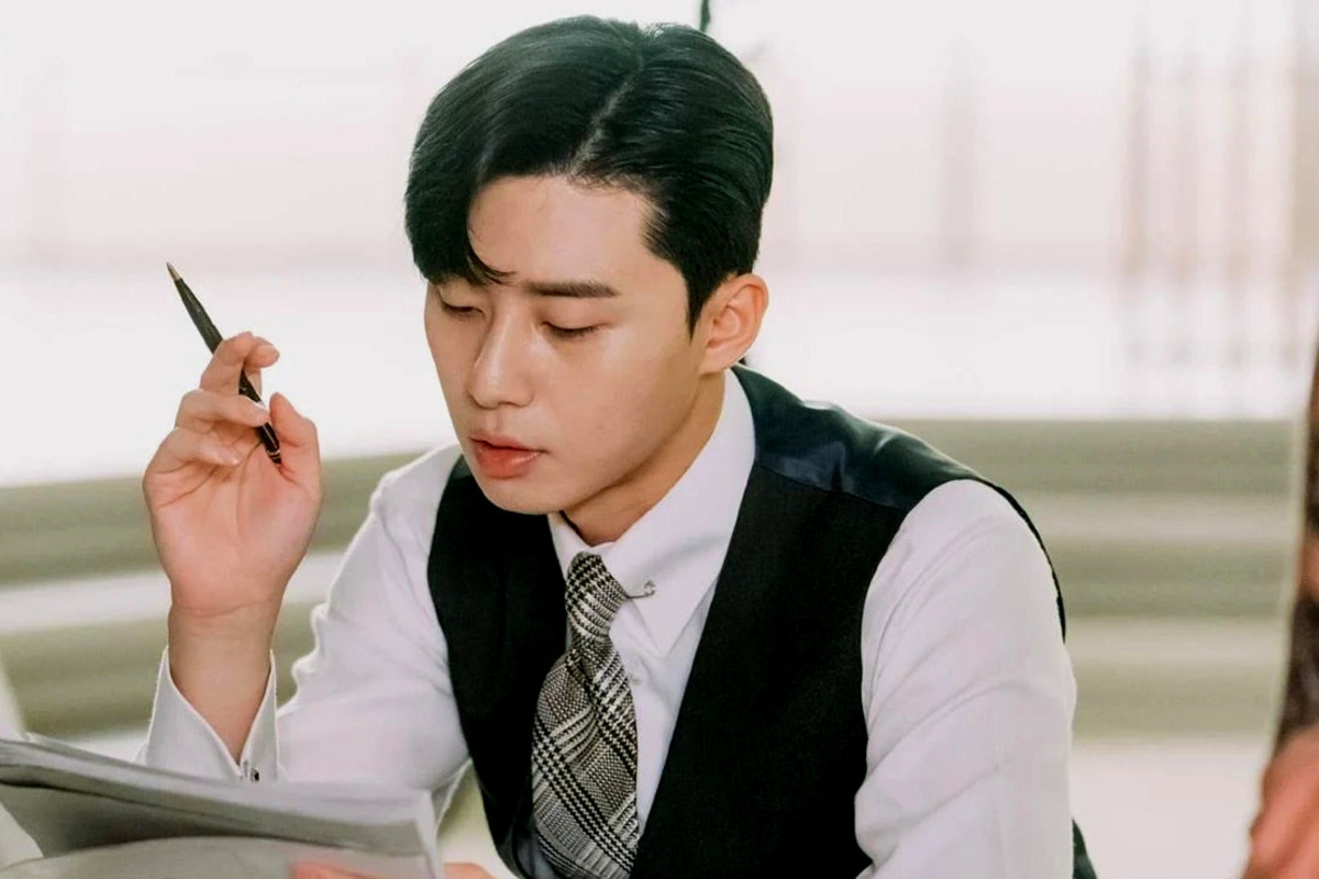 Artikel ini membahas mengenai beberapa tugas dan tanggung bawab CEO dalam sebuah bisnis yang sangat penting dan harus dipahami.