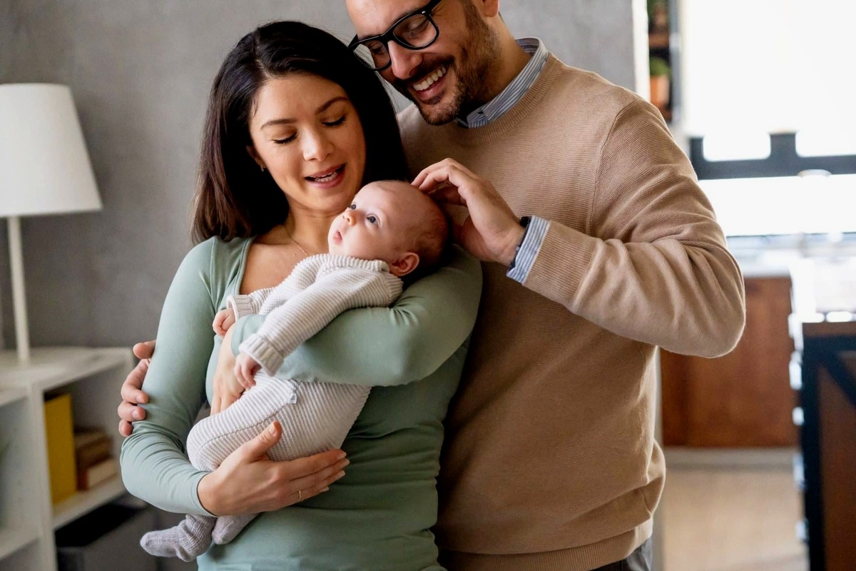 Artikel kali ini sangat bermanfaat untuk para ibu baru karena membahas tentang beberapa tips merawat new born yang bisa orang tua lakukan.