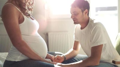 Artikel kali ini membahas tentang beberapa tips suami support istri saat sedang hamil yang sangat penting untuk istri maupun sang buah hati.