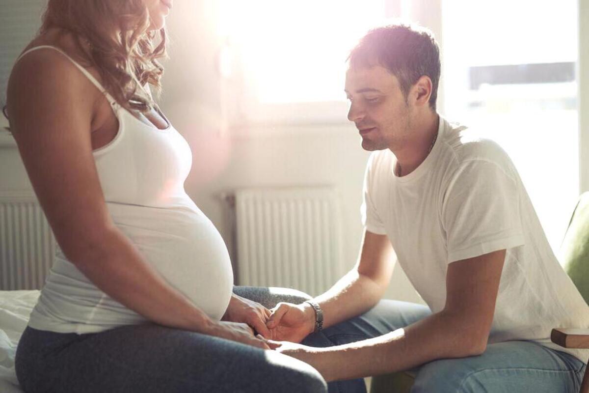 Artikel kali ini membahas tentang beberapa tips suami support istri saat sedang hamil yang sangat penting untuk istri maupun sang buah hati.