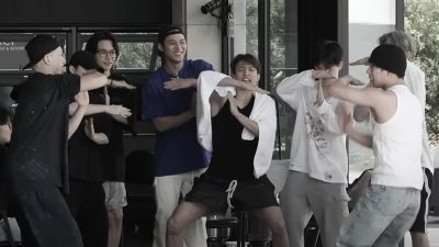 Artikel kali ini membahas mengenai beberapa alasan jomblo bisa bahagia walau belum memiliki pasangan bahkan hingga bertahun-tahun.