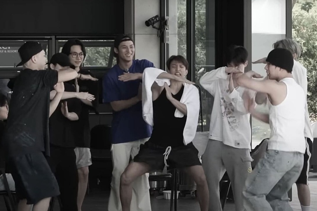 Artikel kali ini membahas mengenai beberapa alasan jomblo bisa bahagia walau belum memiliki pasangan bahkan hingga bertahun-tahun.