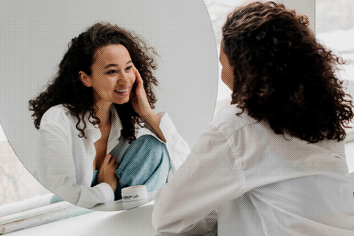 Artikel kali ini perlu untuk kita simak baik-baik karena membahas mengenai pentingnya mencintai diri sendiri.