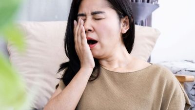 Artikel ini membahas mengenai beberapa alasan obat flu mayoritas dapat menyebabkan ngantuk setelah mengonsumsinya.