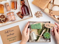 Artikel kali ini memberikan beberapa rekomendasi ide hampers unik yang antimaenstream untuk hadiah idul fitri yang berkesan.