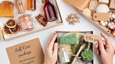 Artikel kali ini memberikan beberapa rekomendasi ide hampers unik yang antimaenstream untuk hadiah idul fitri yang berkesan.