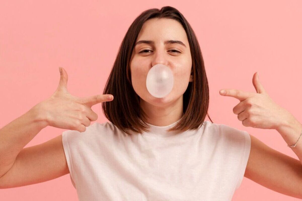 Artikel kali ini membahas mengenai beberapa manfaat mengunyah permen karet yang baik untuk kesehatan selama masih dalam batas wajar.