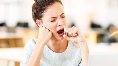 Pembahasan tentang beberapa tips efektif atasi kantuk yang dapat membantu Anda tetap waspada dan berenergi di siang hari.