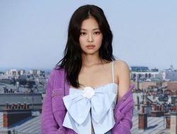 Artikel ini membahas mengenai beberapa tips memilih model rambut yang sesuai dengan bentuk wajah dan bisa Anda coba saat mengunjungi salon.