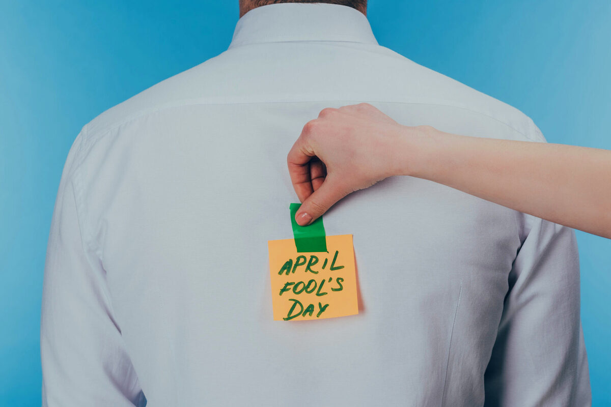 Artikel kali ini sangat menarik karena membahas mengenai makna April mop lengkap dengan asal-usulnya yang bisa kalian ketahui.