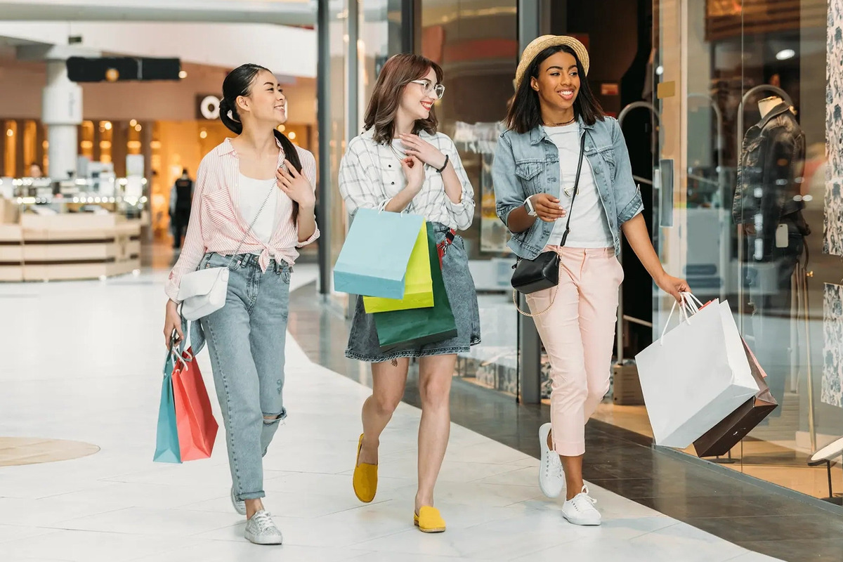 Artikel kali ini membahas mengenai beberapa alasan wanita gen Z kurang tertarik pada pernikahan dan tidak menjadikannya prioritas.
