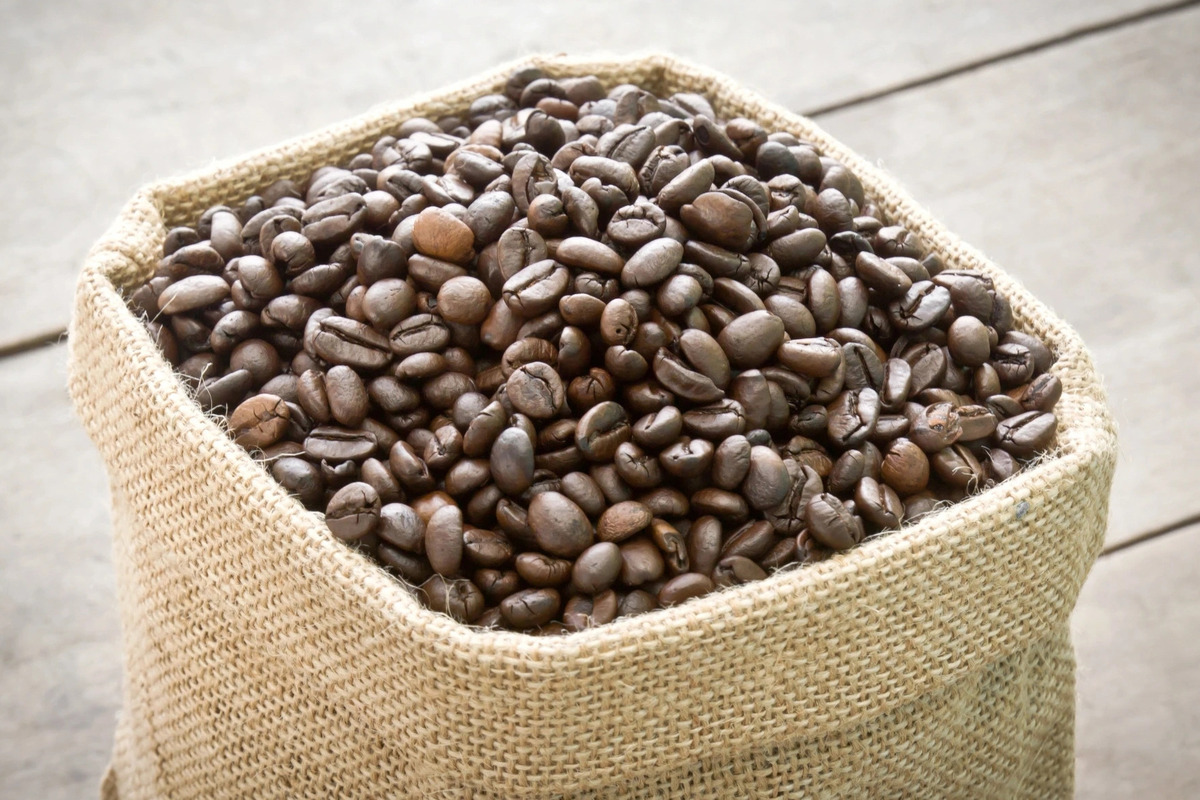 Artikel kali ini akan mengajak Anda untuk memahami perbedaan biji kopi yang harus diketahui terutama oleh pecinta kopi.