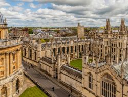 Artikel kali ini membahas mengenai daftar Universitas terbaik dunia urut berdasarkan peringkat global yang bisa kalian perhatikan.