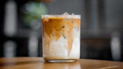 Artikel kali ini membahas mengenai beberapa jenis minuman terlaris yang paling sering dipesan atau dibeli oleh orang di Indonesia.
