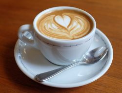 Artikel kali ini membahas mengenai beberapa menu kopi terlaris di Indonesia yang harus Anda coba.