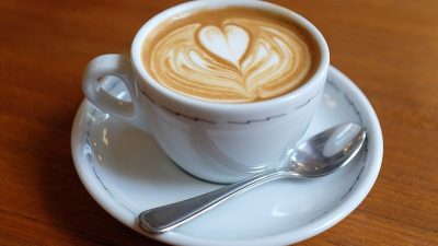 Artikel kali ini membahas mengenai beberapa menu kopi terlaris di Indonesia yang harus Anda coba.