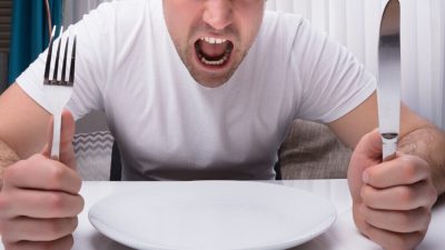 Artikel kali ini menjelaskan tentang beberapa alasan rasa lapar yang berlebihan bisa membuat kepala kita menjadi pusing.