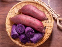 Artikel kali ini membahas mengenai beberapa manfaat ubi jalar ungu yang ternyata sangat baik untuk kesehatan.